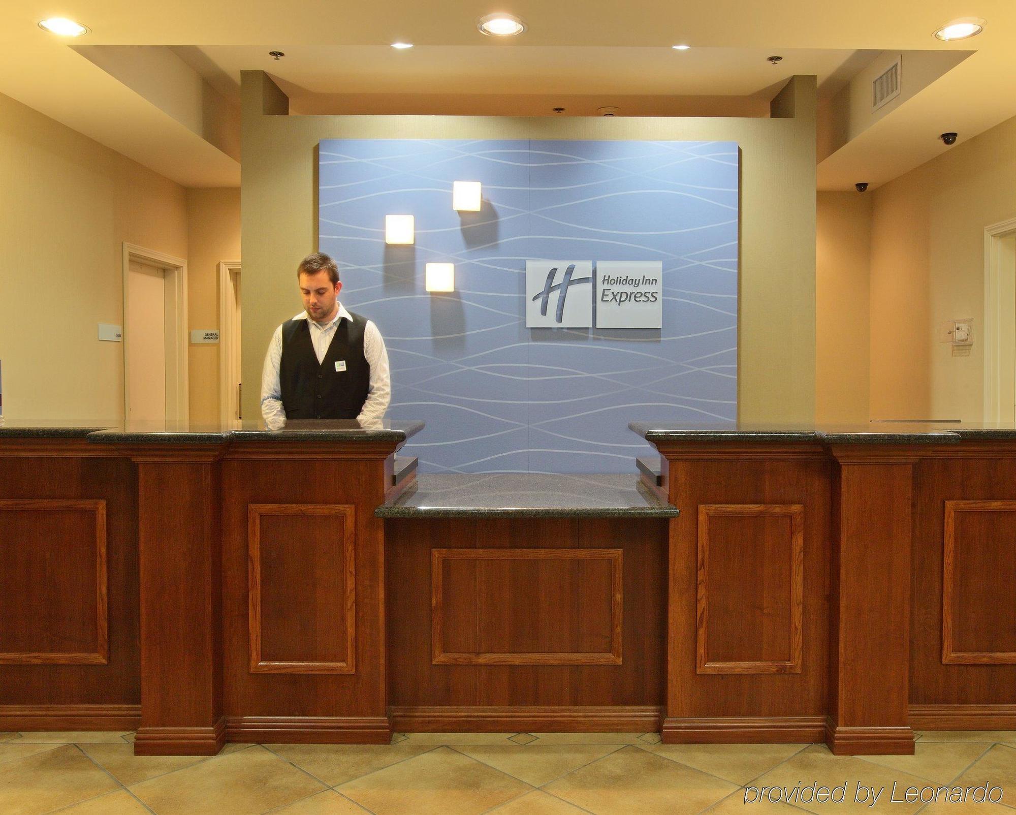 Holiday Inn Express & Suites Searcy By Ihg Интерьер фото